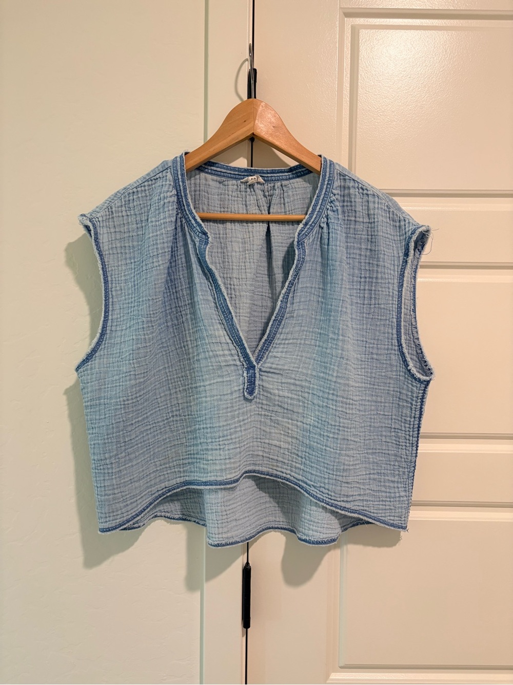 aerie Coastal Boho Light Blue Gauze Boxy V-Neck Tank Sz M
